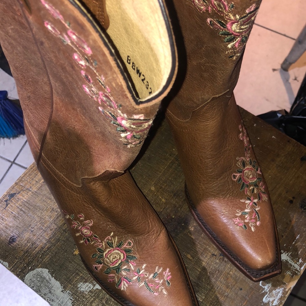 Brown cowboy boots 🔥🔥🔥